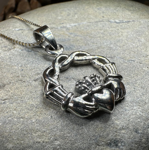 Load image into Gallery viewer, Shanagolden Claddagh Necklace
