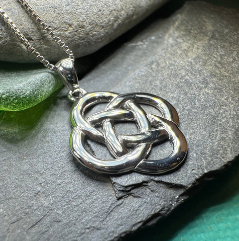 Load image into Gallery viewer, Celtic Necklace, Dara Knot Jewelry, Irish Pendant, Ireland Gift, Scottish Necklace, Celtic Knot Pendant, Friendship Gift, Norse Jewelry
