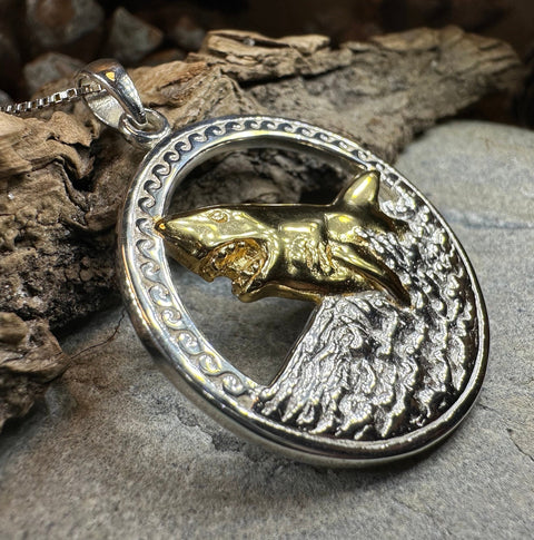 Load image into Gallery viewer, Great White Shark Necklace, Men's Beach Jewelry, Ocean Pendant, Surfer Gift, Fish Jewelry, Gold Jewelry, Large Silver Pendant, Nautical Gift
