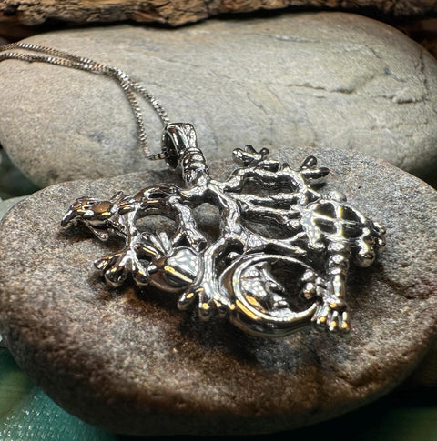 Load image into Gallery viewer, Cimaruta Pendant, Italian Jewelry, Wiccan Jewelry, Celtic Pagan Pendant, Witch Gift, Protection Charm, Evil Eye Amulet, Stregheria Jewelry
