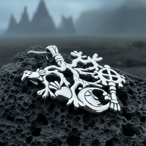 Load image into Gallery viewer, Cimaruta Pendant, Italian Jewelry, Wiccan Jewelry, Celtic Pagan Pendant, Witch Gift, Protection Charm, Evil Eye Amulet, Stregheria Jewelry
