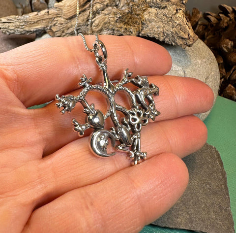 Load image into Gallery viewer, Cimaruta Pendant, Italian Jewelry, Wiccan Jewelry, Celtic Pagan Pendant, Witch Gift, Protection Charm, Evil Eye Amulet, Stregheria Jewelry
