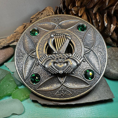 Load image into Gallery viewer, Claddagh Brooch, Celtic Harp Jewelry, Large Irish Pin, Shamrock Brooch, Ireland Brooch, Claddagh Tartan Pin, Bagpiper Gift, Men's Plaid Pin
