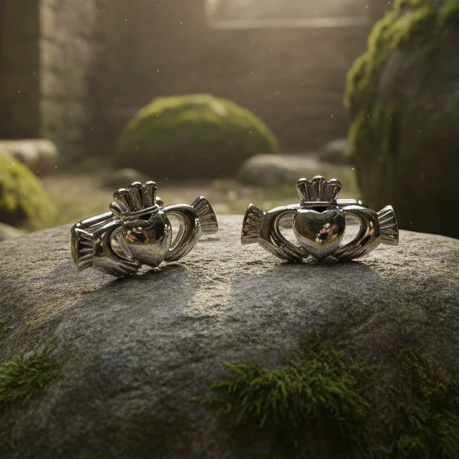 Fíorghrá Claddagh Cufflinks for Men