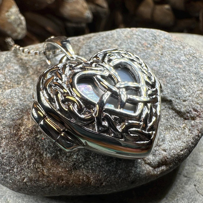 Trinity Knot Locket Necklace, Celtic Heart Pendant, Irish Jewerly, Celtic Jewelry, Anniversary Gift, Locket Necklace, Wiccan Jewelry