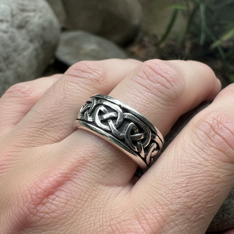 Load image into Gallery viewer, Celtic Ring, Irish Wedding Ring, Silver Scottish Ring, Large Irish Ring, Promise Ring, Anniversary Gift, Wedding Band, Ireland Gift
