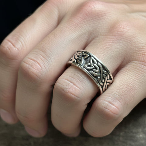 Load image into Gallery viewer, Celtic Ring, Irish Wedding Ring, Silver Scottish Ring, Large Irish Ring, Promise Ring, Anniversary Gift, Wedding Band, Ireland Gift
