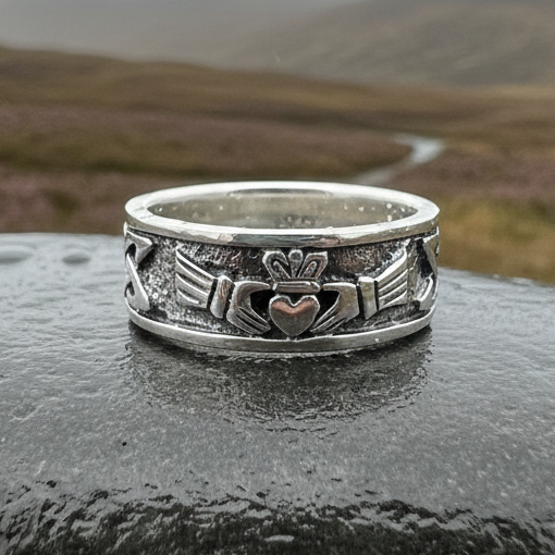 Gu Là Luain Celtic Claddagh Ring — view 10