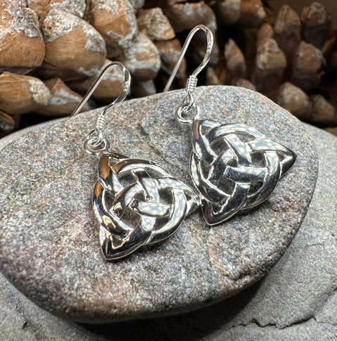 Load image into Gallery viewer, Celtic Earrings, Scottish Earrings, Irish Jewelry, Ireland Gift, Scotland Jewelry, Triquetra, Celtic Knot, Scottish Jewelry, Norse Jewelry
