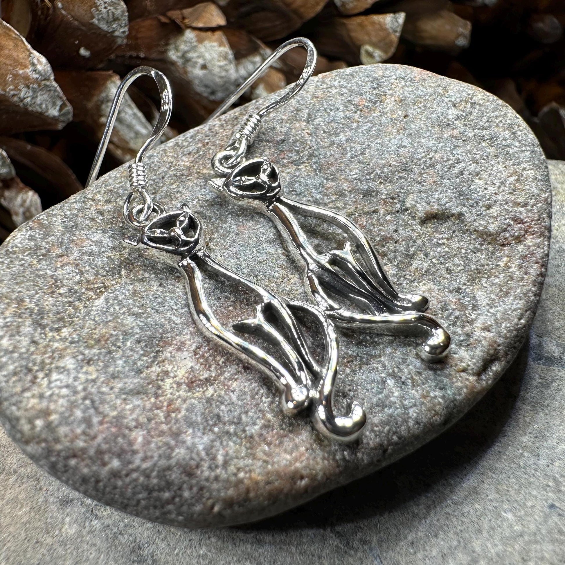 Celtic Cat Earrings, Cat Lover Gift, Celtic Jewelry, Irish Jewelry, Cat Lady Gift, Cat Mom Gift, Animal Jewelry, Mom Gift, Long Drop Earring