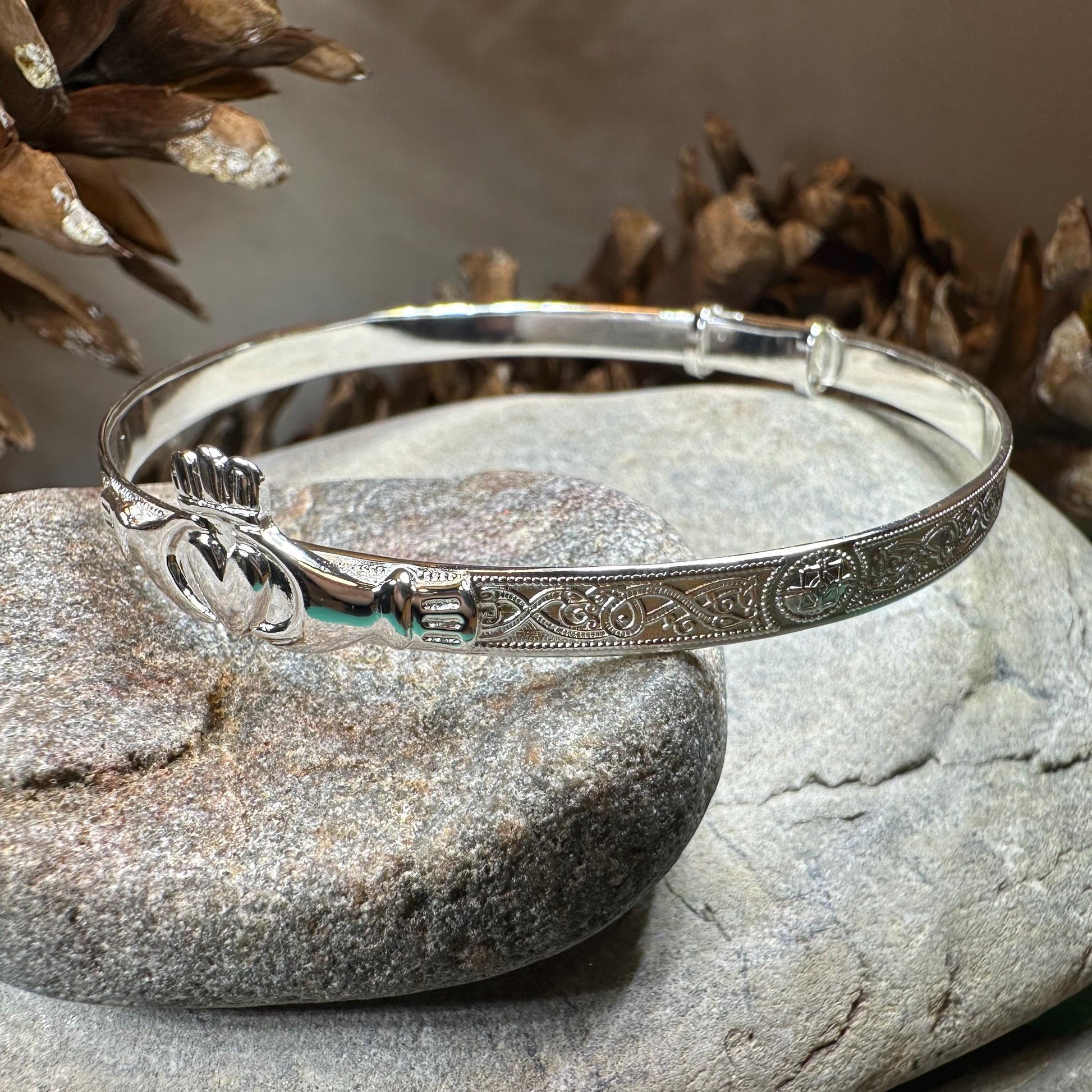 Old World Style Claddagh Bracelet — view 3