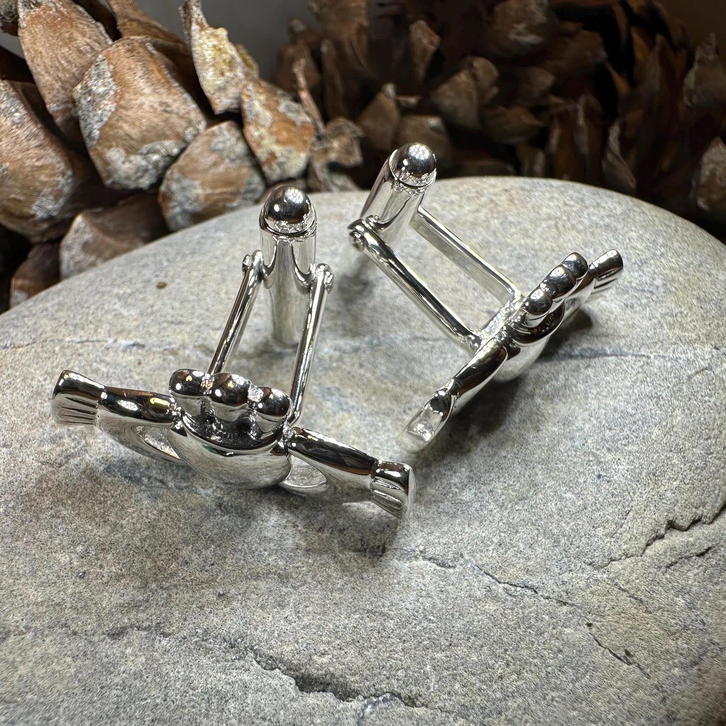 Fíorghrá Claddagh Cufflinks for Men