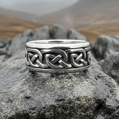 Load image into Gallery viewer, Celtic Ring, Irish Wedding Ring, Silver Scottish Ring, Large Irish Ring, Promise Ring, Anniversary Gift, Wedding Band, Ireland Gift
