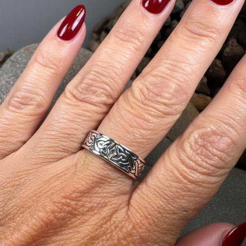 Load image into Gallery viewer, Celtic Ring, Irish Wedding Ring, Silver Scottish Ring, Large Irish Ring, Promise Ring, Anniversary Gift, Wedding Band, Ireland Gift
