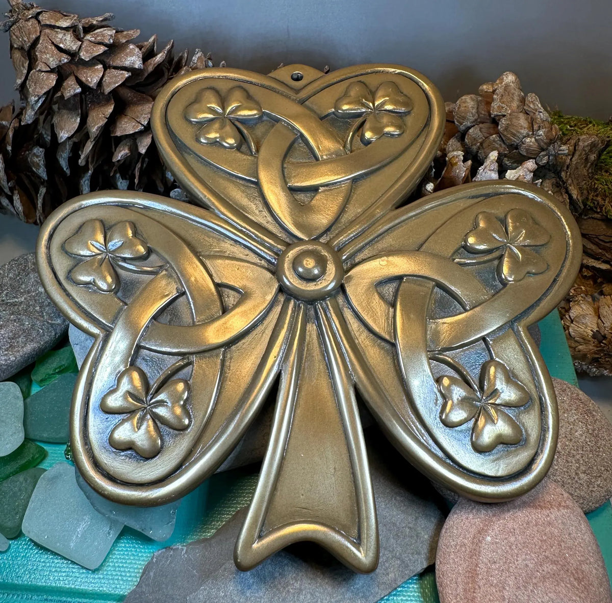 Irish Shamrock Wall Plaque in ceramic