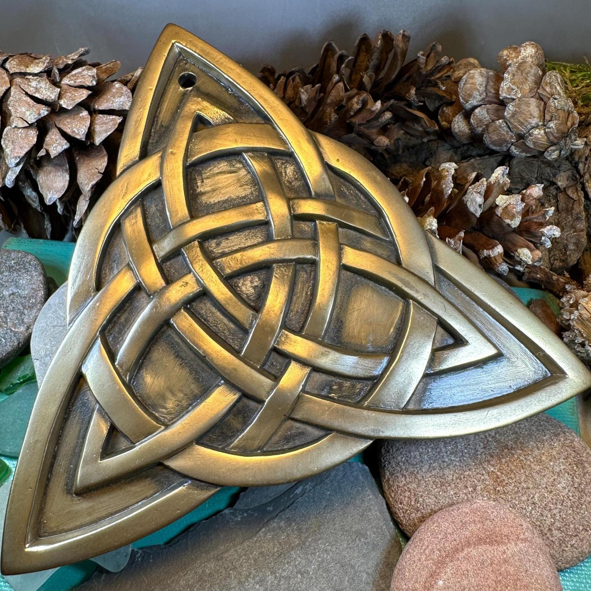 Triquetra Wall Plaque in ceramic