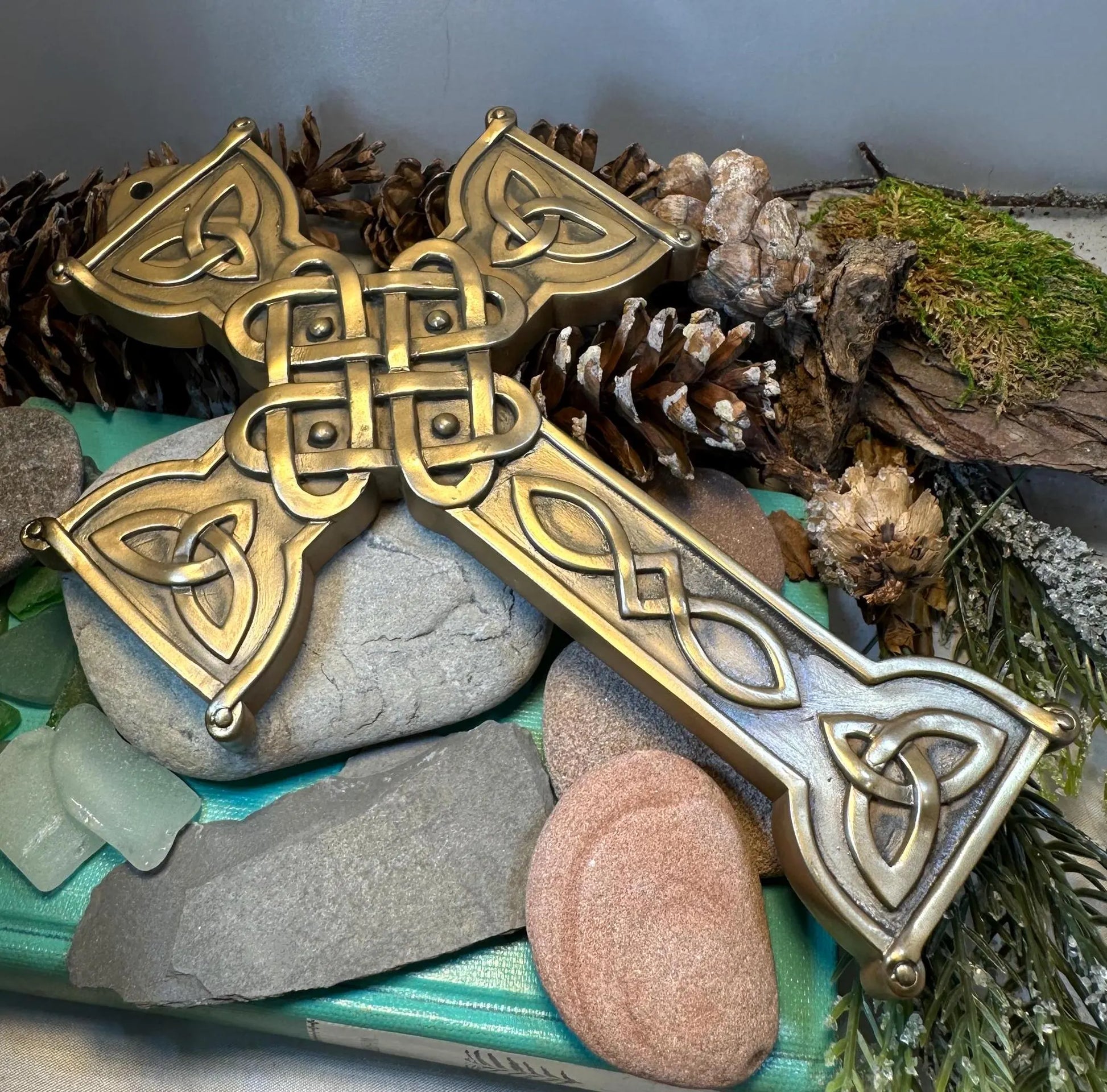 Love Knot Celtic Cross Wall Plaque — view 8