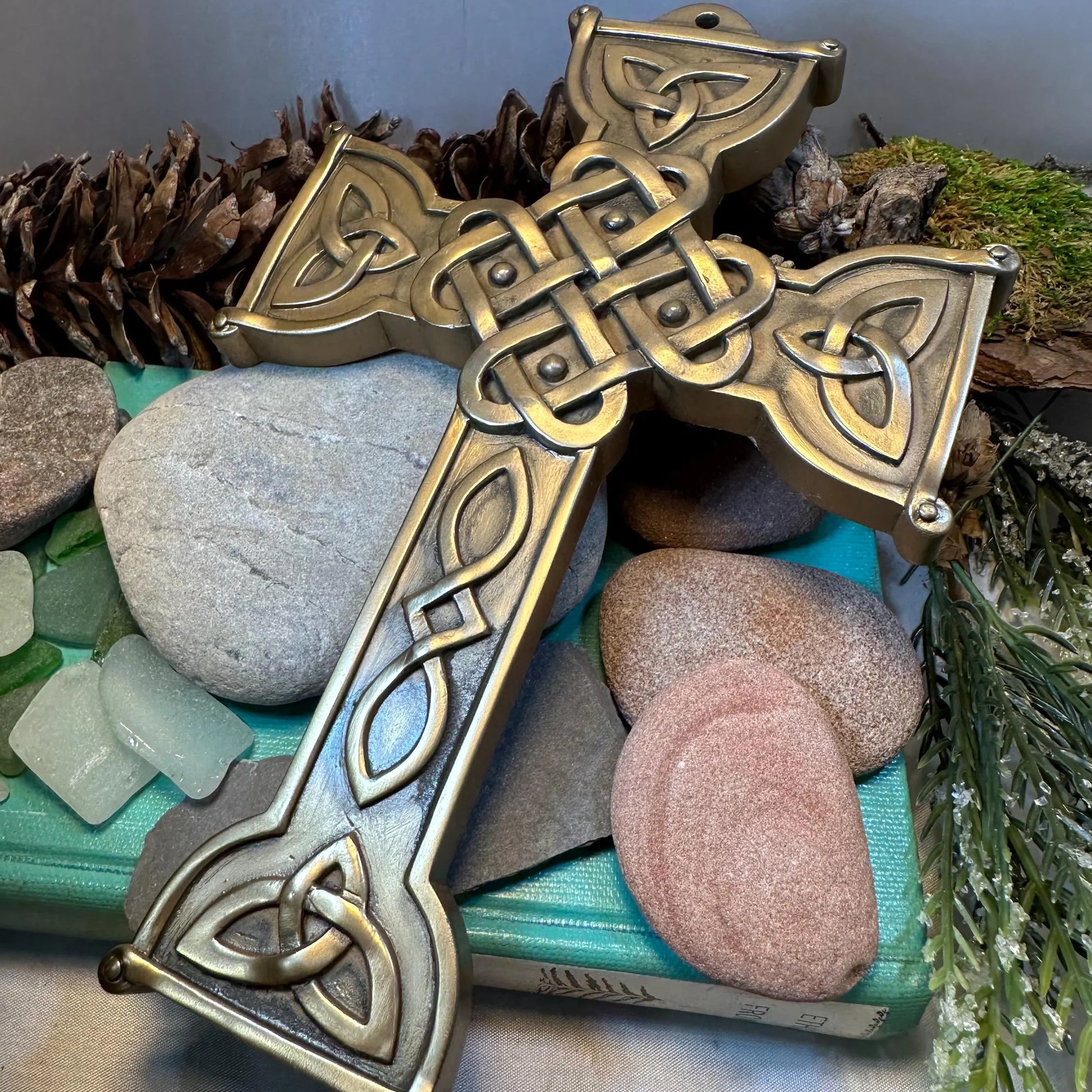 Love Knot Celtic Cross Wall Plaque — view 4