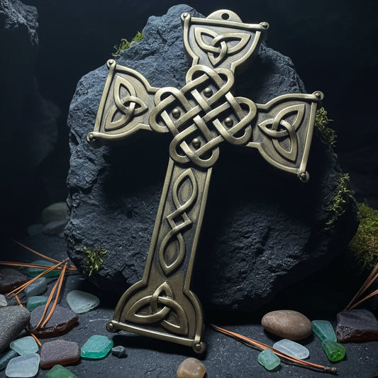 Love Knot Celtic Cross Wall Plaque — view 4