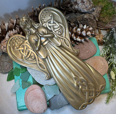 Load image into Gallery viewer, Celtic Angel Wall Plaque
