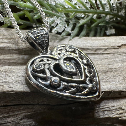 Load image into Gallery viewer, Emilie Celtic Heart Necklace
