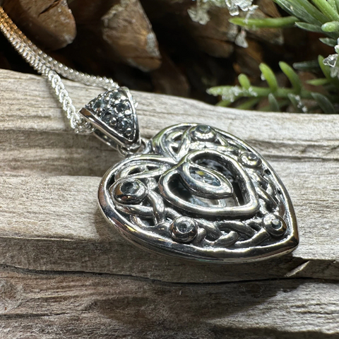 Load image into Gallery viewer, Emilie Celtic Heart Necklace
