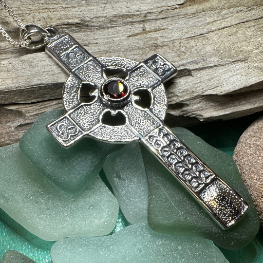 Gibrian Celtic Cross Necklace in Sterling Silver — view 8