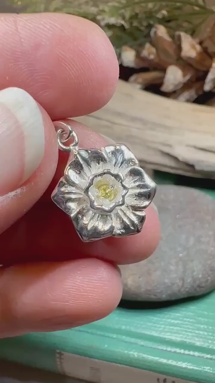 Daffodil Necklace, Celtic Jewelry, Welsh Jewelry, Anniversary Gift, Wales Necklace, Mom Gift, Flower Pendant, Daffodil Pendant, Wife Gift