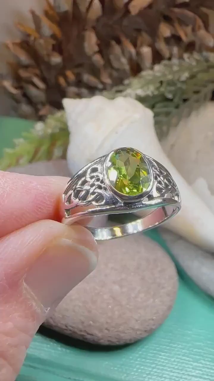 Celtic Knot Ring, Celtic Jewelry, Irish Ring, Celtic Promise Ring, Irish Jewelry, Anniversary Gift, Scottish Ring, Peridot Ring, Wife Gift
