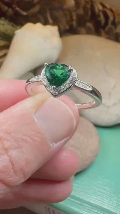 Load and play video in Gallery viewer, Emerald Heart Ring, Celtic Jewelry, Engagement Ring, Bridal Jewelry, Ireland Ring, Promise Ring, Anniversary Gift, Girlfriend Gift, Wife
