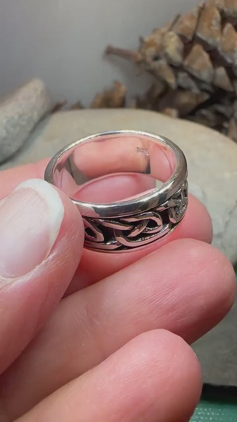 Load and play video in Gallery viewer, Celtic Ring, Irish Wedding Ring, Silver Scottish Ring, Large Irish Ring, Promise Ring, Anniversary Gift, Wedding Band, Ireland Gift
