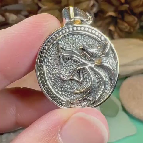 Load and play video in Gallery viewer, Gundolf Wolf Necklace
