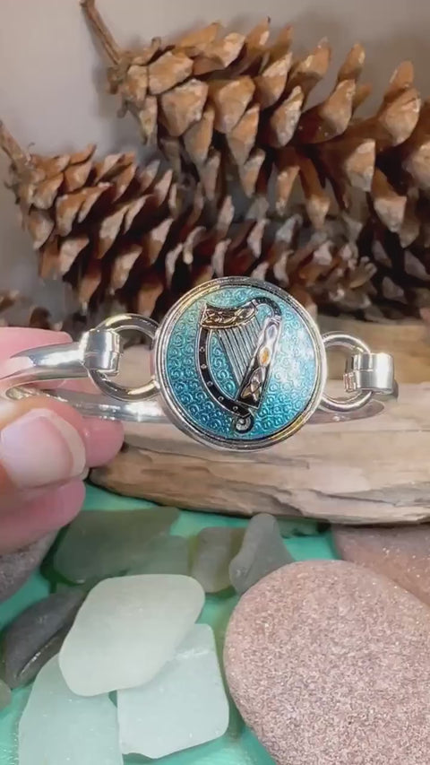 Load and play video in Gallery viewer, Celtic Harp Bracelet, Celtic Jewelry, Irish Jewelry, Bangle Bracelet, Scotland Jewelry, Ireland Jewelry, Wife Gift, Irish Harp Bangle
