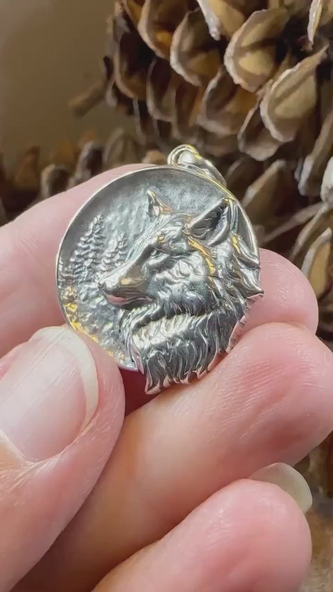 Load and play video in Gallery viewer, Wolf Necklace, Crescent Moon Jewelry, Norse Jewelry, Pagan Jewelry, Viking Jewelry, Celtic Knot Pendant, Animal Jewelry, Direwolf Jewelry
