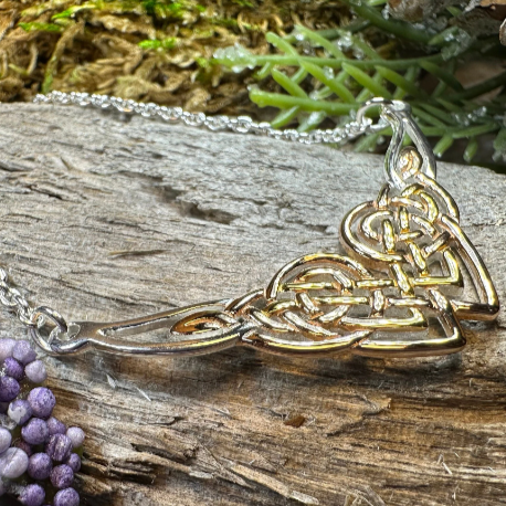 Load image into Gallery viewer, Celtic Endless Love Necklace
