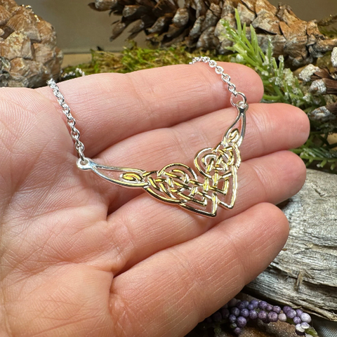 Load image into Gallery viewer, Celtic Endless Love Necklace
