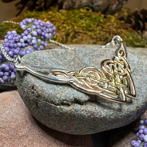 Load image into Gallery viewer, Celtic Endless Love Necklace
