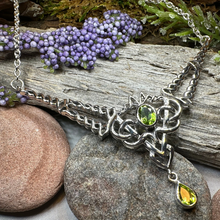 Load image into Gallery viewer, Celtic Queen Necklace
