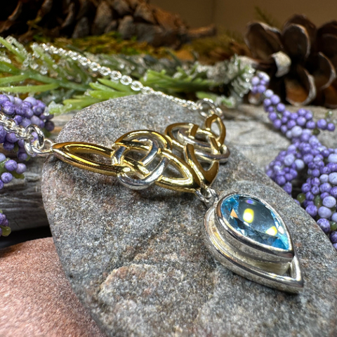 Load image into Gallery viewer, Celtic Double Knot Necklace
