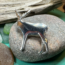 Load image into Gallery viewer, Silver Highland Stag Brooch
