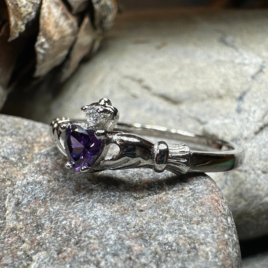 Dalkey Petite Claddagh Ring — view 6