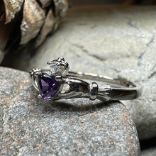 Load image into Gallery viewer, Dalkey Petite Claddagh Ring

