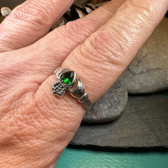 Clarina Claddagh Ring — view 3