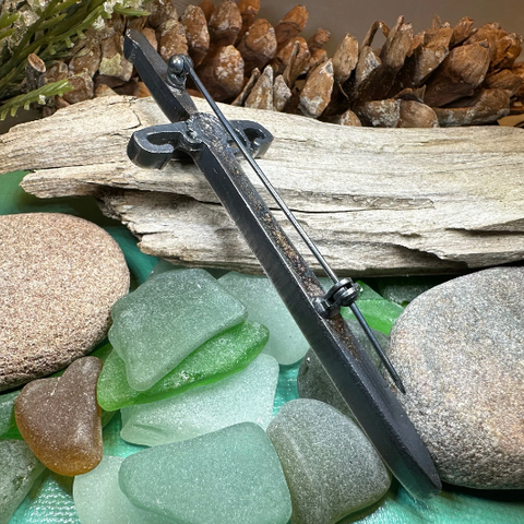 Load image into Gallery viewer, Wallace Sword Kilt Pin - Handmade in Scotland
