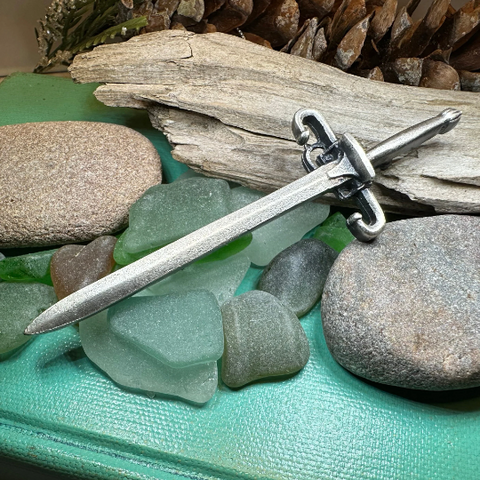 Load image into Gallery viewer, Wallace Sword Kilt Pin - Handmade in Scotland

