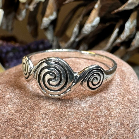 Newgrange Triple Spiral Ring