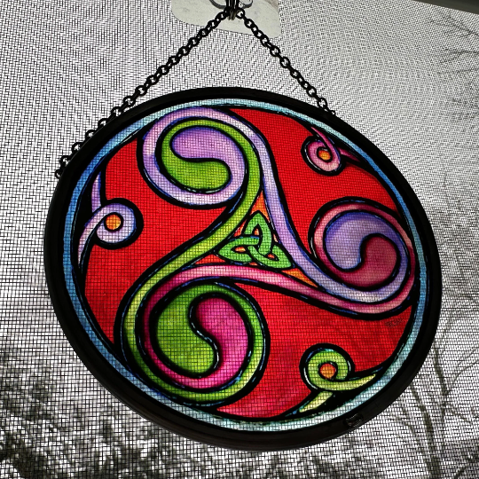 Red Celtic Sprial & Trinity Knot Suncatcher — view 5