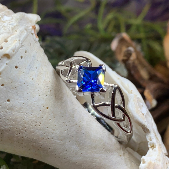 Sylvia Celtic Trinity Knot Ring — view 11
