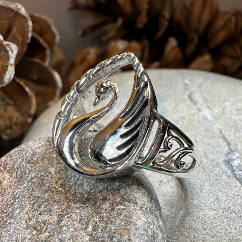 Load image into Gallery viewer, Children of Lir Swan Ring
