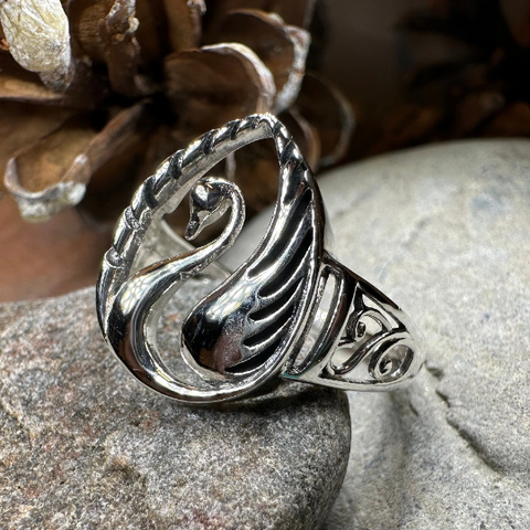 Load image into Gallery viewer, Children of Lir Swan Ring
